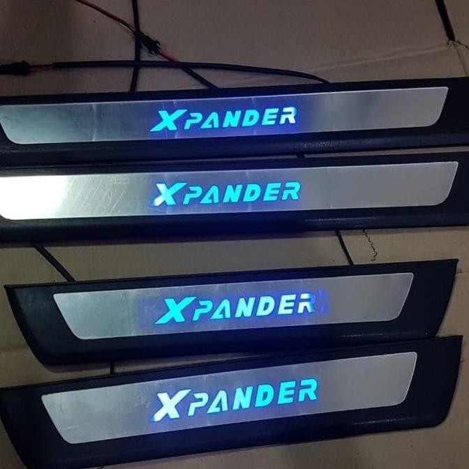 Sill Plate Samping Lampu LED Mobil Xpander  SALE