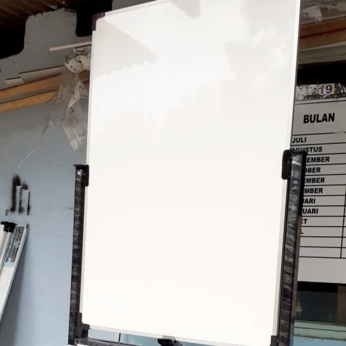 

Whiteboard Standing 70 x 100 cm (Single Face)