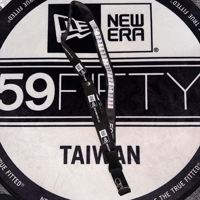 

Ready Stock!!! Official New Era 59Fifty Tali Lanyard For Hats, Keys, Bottle Opener, Id Cards 100%