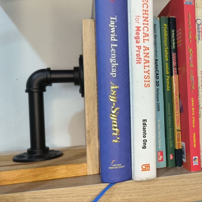 

Penyangga Buku Industrial Hooka Wooden Book Holder Bookends