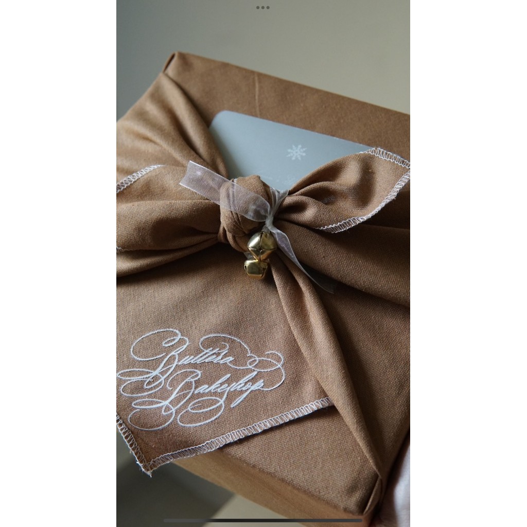 

Buttera Christmas Package - Holly