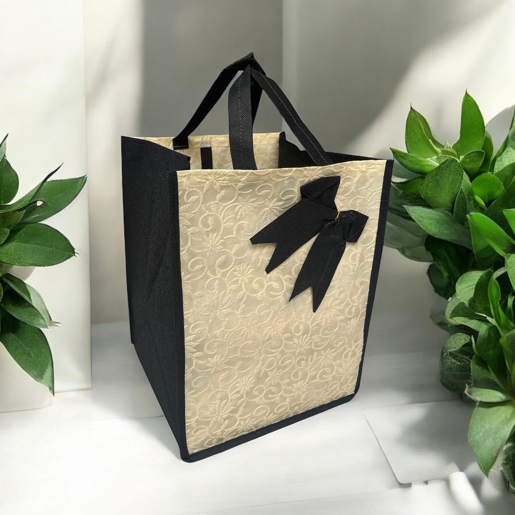 

(12 Pcs) Tas Hajatan Embos Pita 22x22 / Tas Berkat / Tas Spunbond