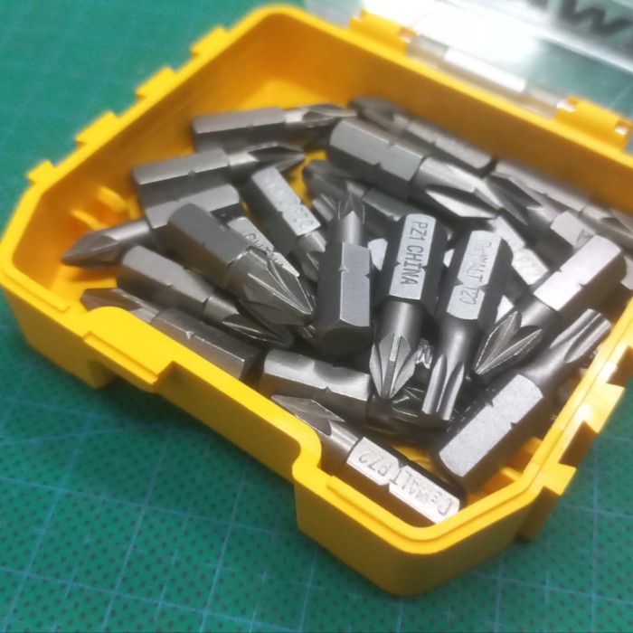 Dewalt Storage Case Mini + 25 Bits Original Mata Obeng Hex Magnet Drill Bits Box Dewalt Tstak