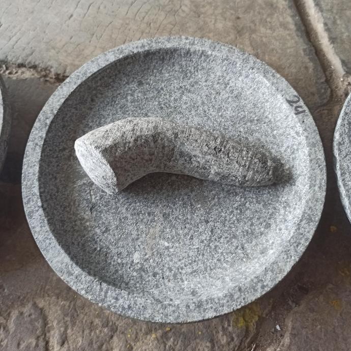 

Cobek Batu Asli Bubut 1 set Dengan Ulekan Ukuran 24, 26, 28 , 30 Cm AS78