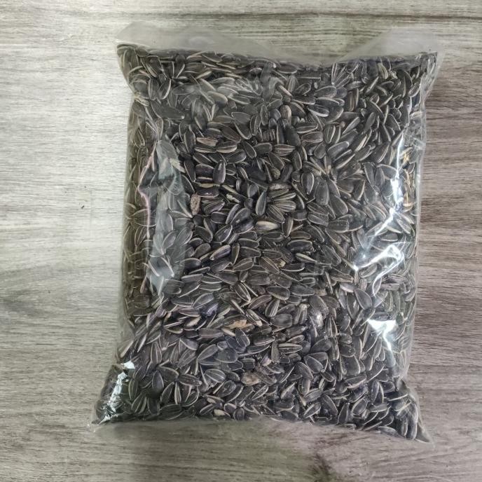 Kuaci Sangrai Pakan Lovebird 1Kg