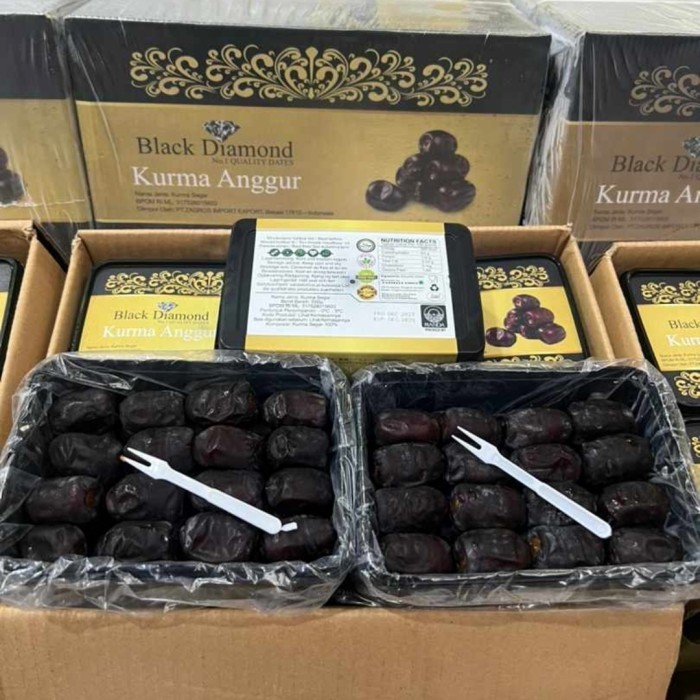 

Buah kurma l Dus korma anggur black diamond