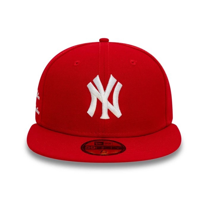 AC Milan x New York Yankees Red 59FIFTY Fitted Cap New Era. Topi Unisex Pria Wanita