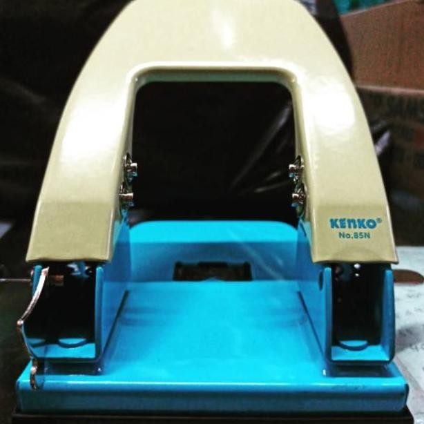 

Pembolong Kertas Kenko No.85 Besar Plong Punch