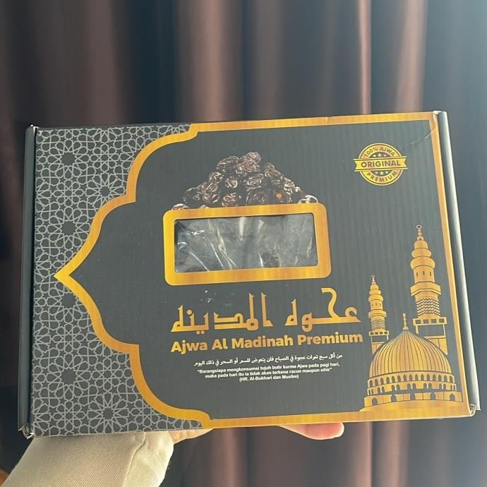 

Kurma Ajwa Premium 1 Kg Asli Madina