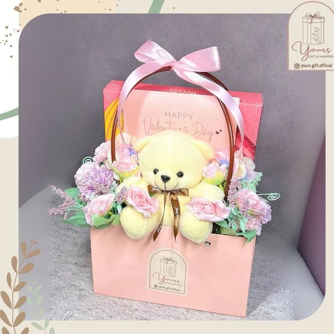 

Ex45 hadiah coklat valentine hampers kado gift coklat valentine wisuda Sale