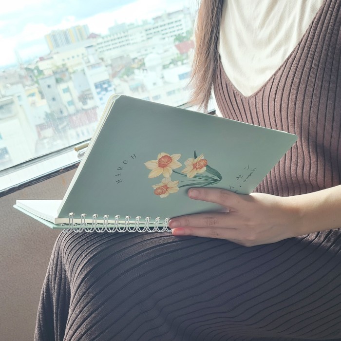 

Ready Notebook / Journal A5 Birth Flower Series - Daffodil