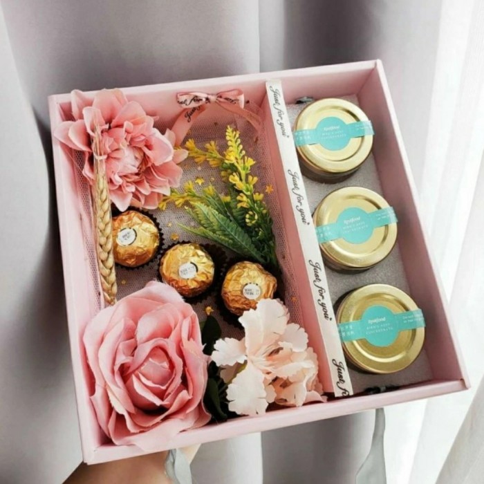 

PARCEL REALFOOD DAN COKLAT FERRERO - KADO BUNGA VALENTINE