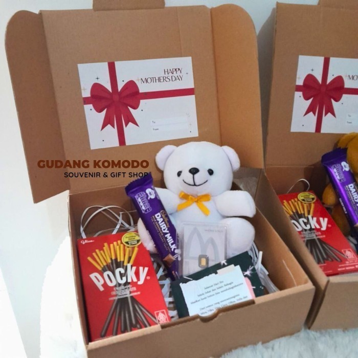 

TANIA HAMPERS COKELAT VALENTINE ANNIVERSARY GIFT/HADIAH ISTRI HARI IBU