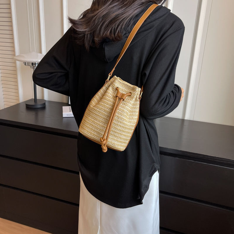 Bag Women's Woven Phone Bag Retro Straw Bag Cross Body Bucket Bag