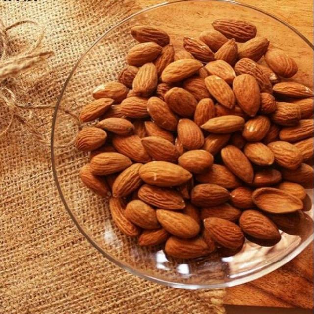 

Whole Almond Natural 1kg / Almond Mentah Utuh 1kg