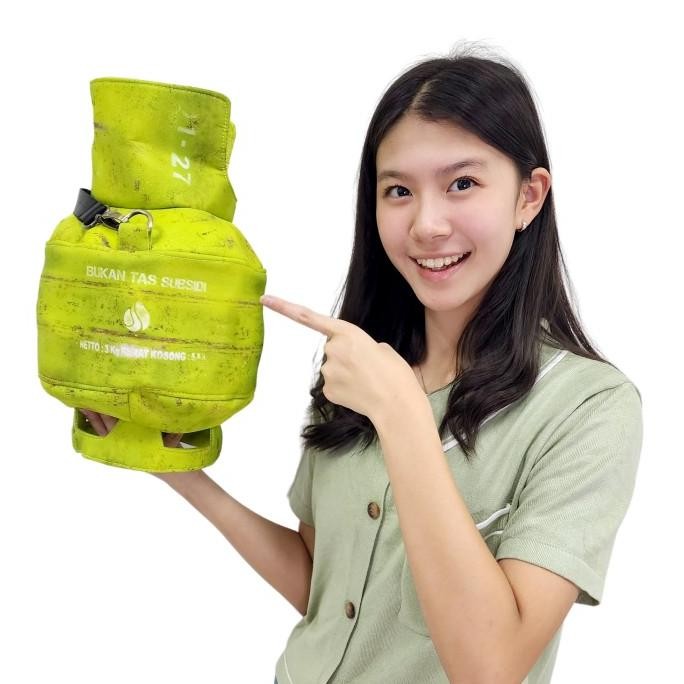 

READY STOCK TAS BENTUK TABUNG GAS HIJAU LPG IJO ELPIJI MELON KARATAN VIRAL LUCU !!!!!