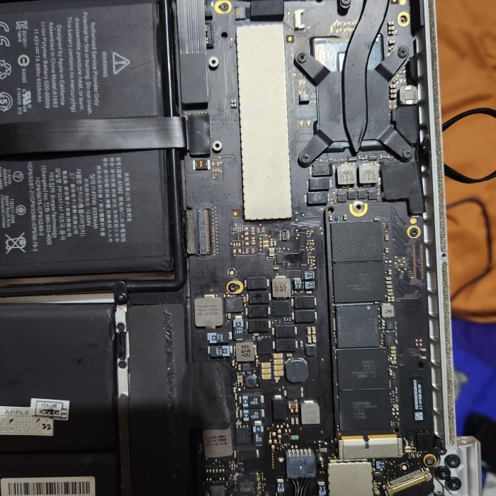 LOGIC BOARD MACBOOK PRO A1502 2015