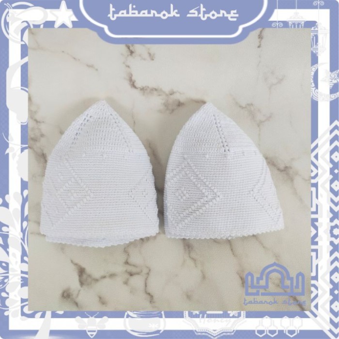 Miliki Peci Rajut Tareem Hadramaut Putih, Asli Yaman Berkwalitas