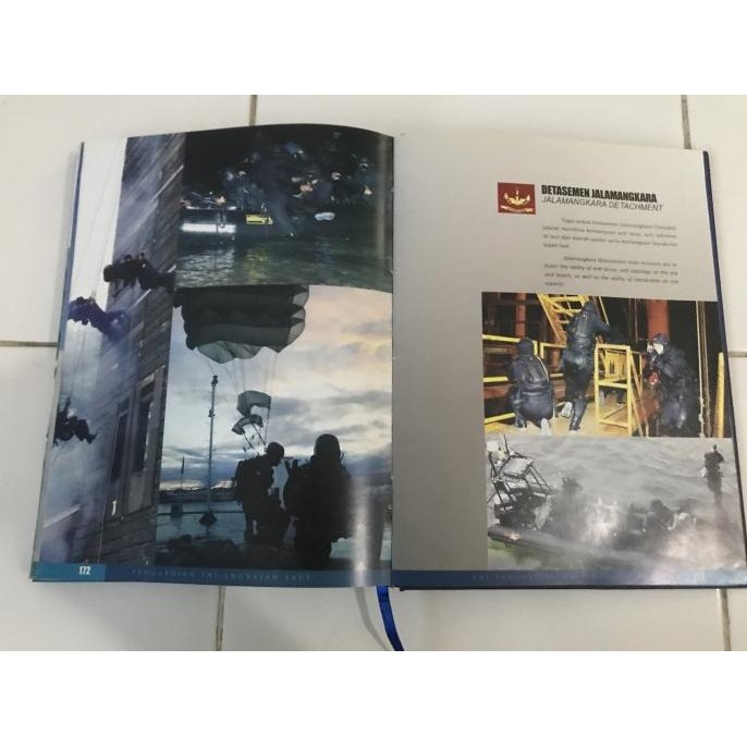 

Buku sejarah dan biografi TNI angkatan laut ABD