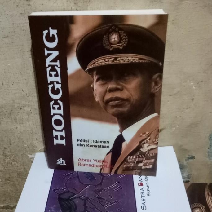 

BUKU HOEGENG (polisi idaman dan kenyataan ) sejarah ABD