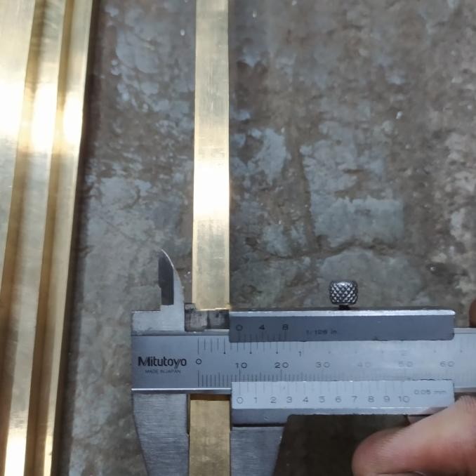 As Kuningan Kotak/Nat Lantai Marmer 10mmx10mmx2500mm BS01