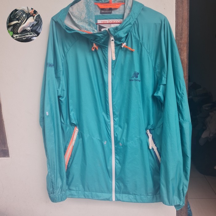 JAKET RUNNNING NEWBALANCE SIZE L