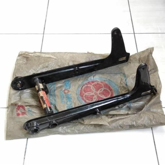 swing arm arem lengan ayun garpu belakang suzuki A100 A-100 original japan