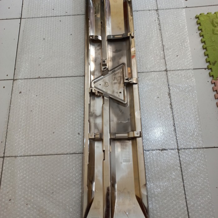 Gercep Grill Depan Mitsubishi L300 Original.
