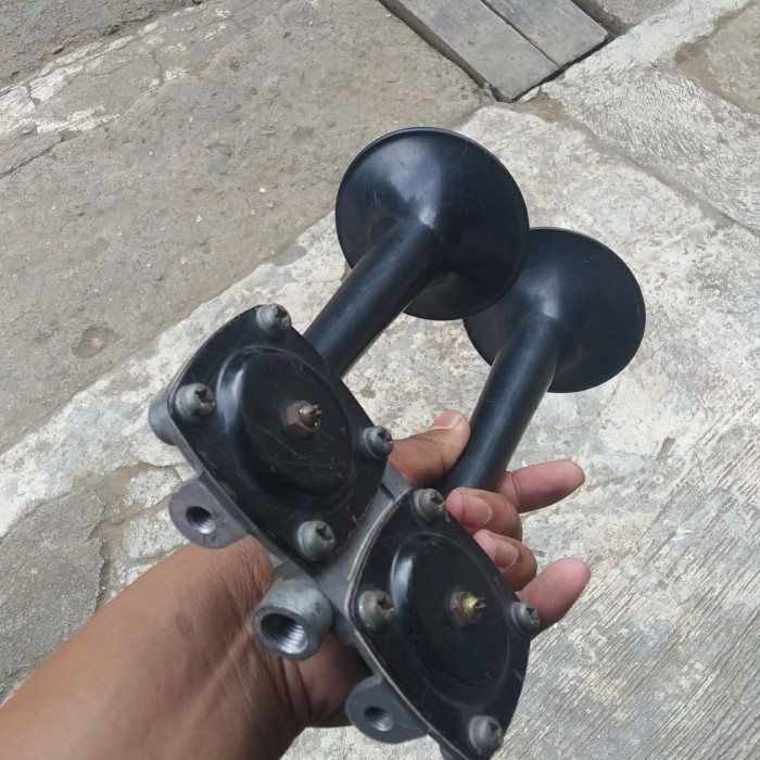 {Bekas} Klakson Hino AK Murah