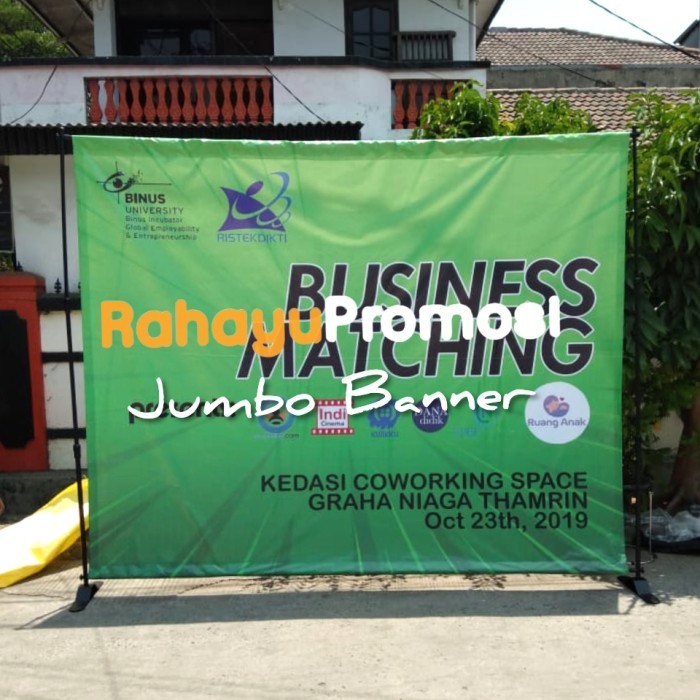 JUMBO BANNER PREMIUM TIANG HITAM BACKWALL BACKDROP