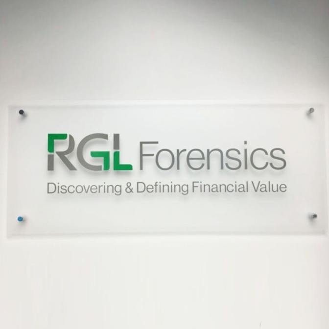 

TERLARIS - Papan nama Perusahaan dari acrilik