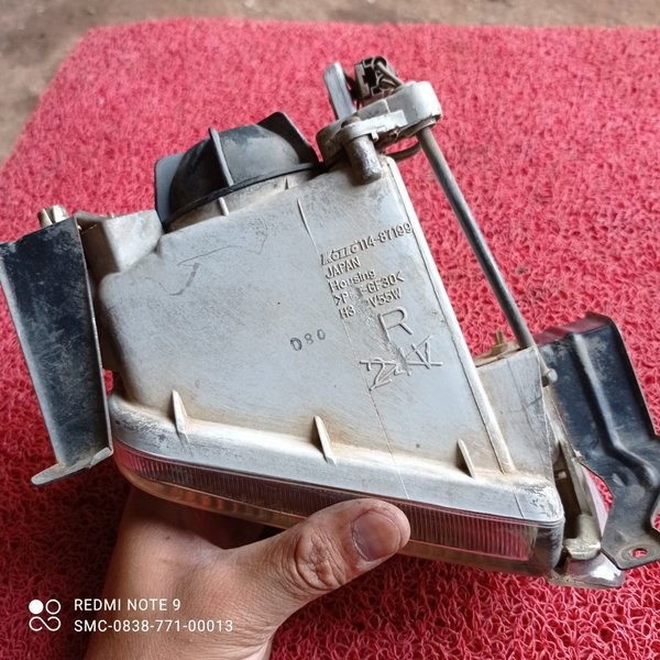 (Second) Foglamp Fog Lamp Lampu Kabut Bemper Mitsubishi Galant V6 St Hiu Bagian Kanan R Asli