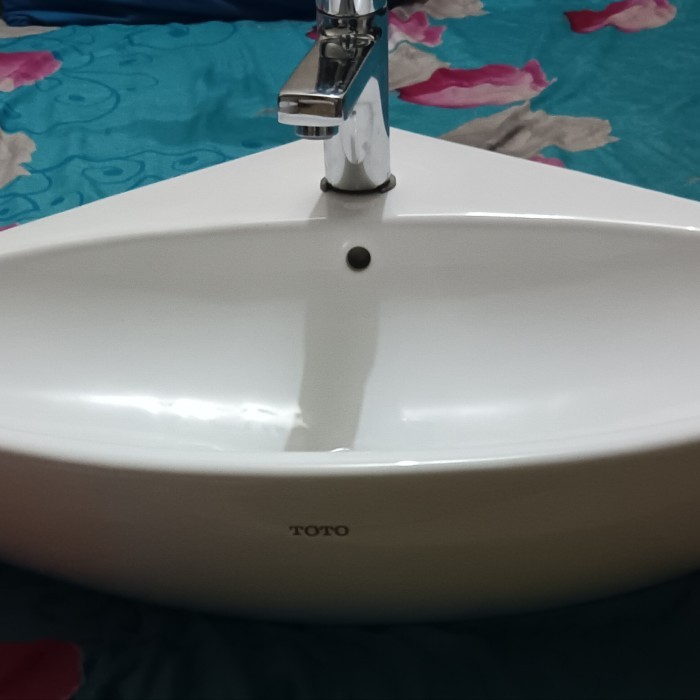 WASTAFEL SUDUT MEREK TOTO