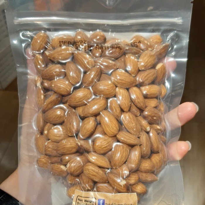 

Almond With Skin (Roasted) 900 Gram - Trio Natural Terbaik