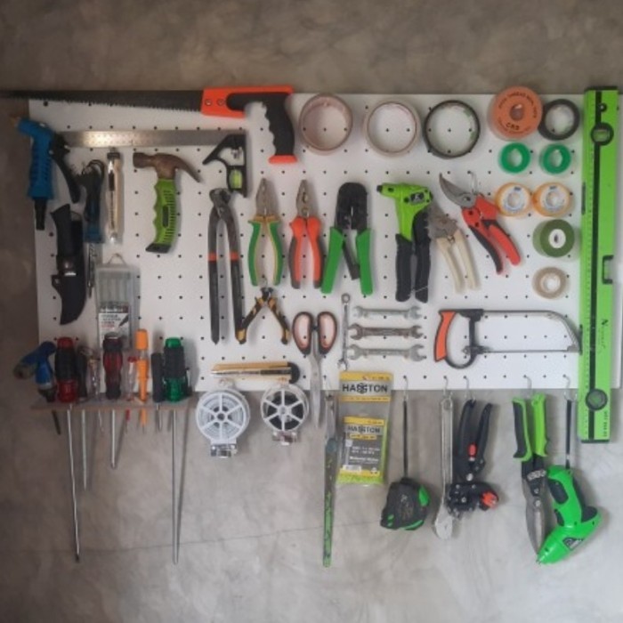 

Jual Pegboard Papan Gantung/Bolong 100X50 Cm Dekorasi Dapur/Kamar Barangbaru