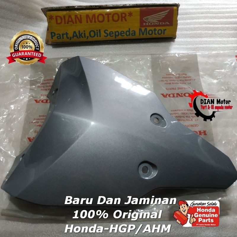 AHM 64302KZR600VSM PANEL DEPAN VARIO125FI TUTUP AKI SILVER ORIGINAL