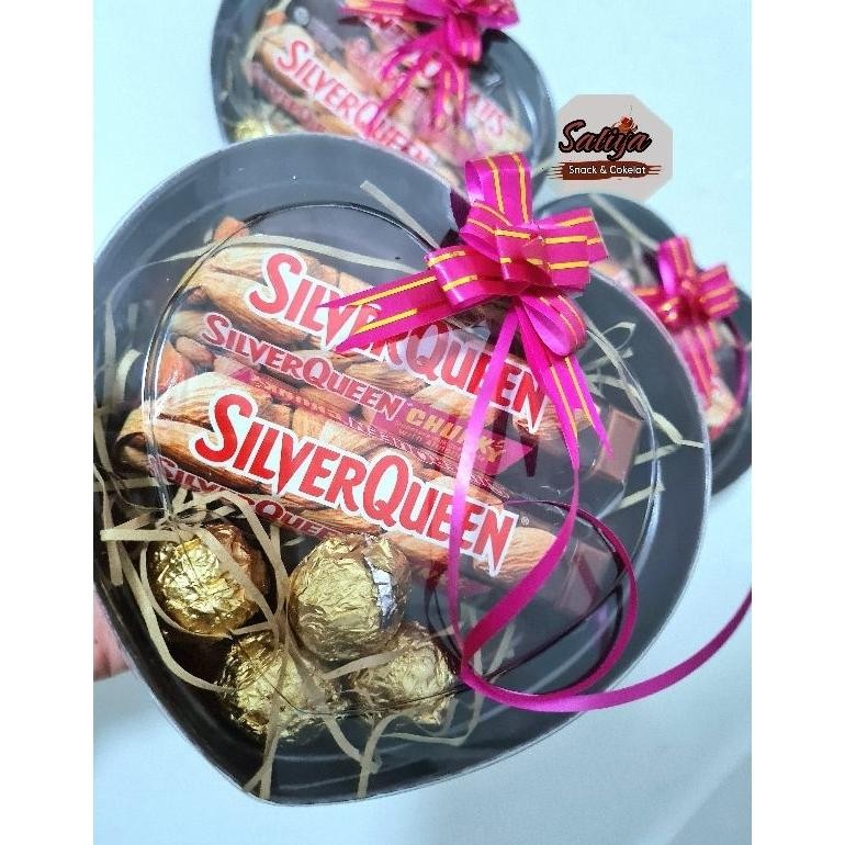 

Paket Cokelat Gi/Hampers Silverqueen Chunkybar Love