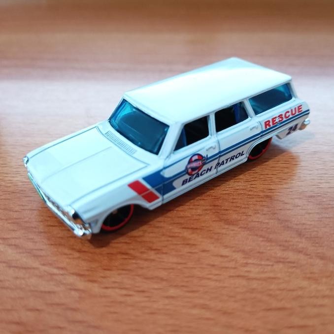 Hot Wheels 64 Chevy Nova Station Wagon Putih Giftpack