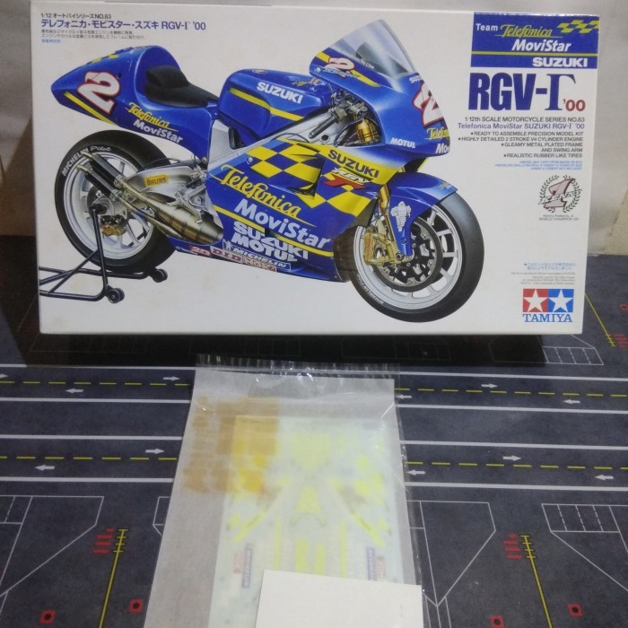 TAMIYA MODEL KIT SUZUKI RGV-R 2000 SKALA 12