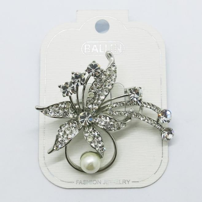 - Ballin Bros Wanita Izkahaleda Brooch