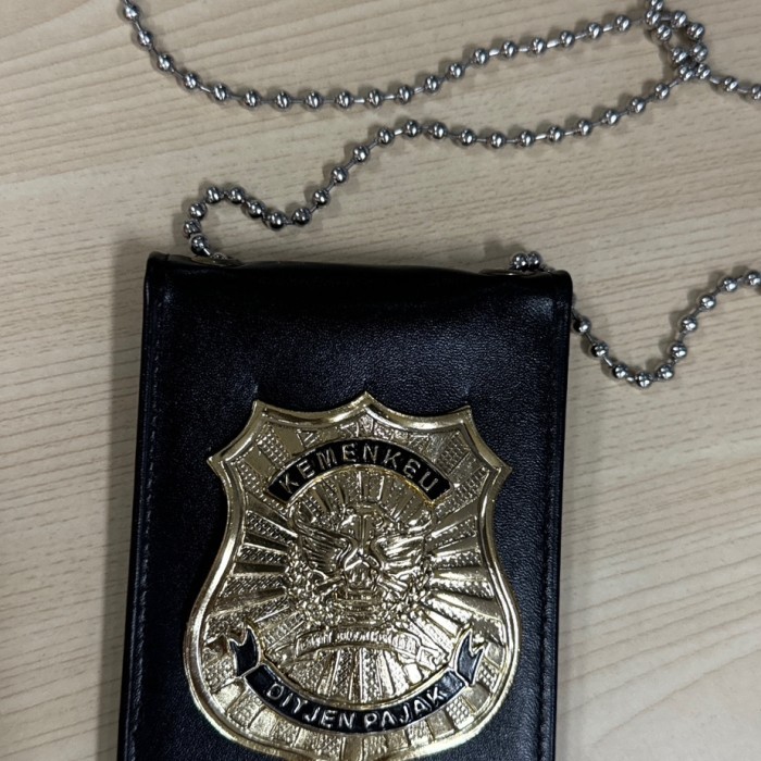 

Name tag holder ditjen pajak