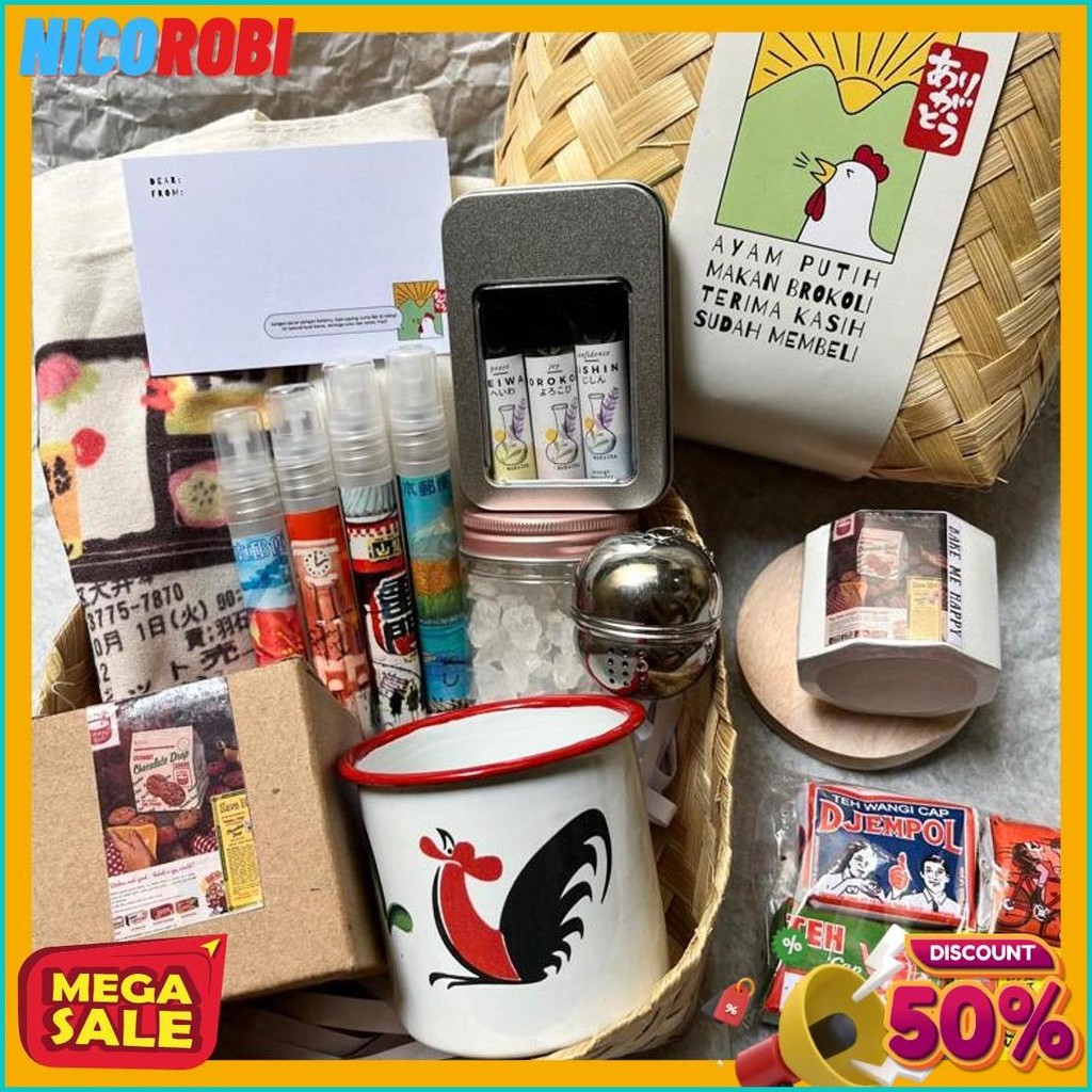 

Hampers Teh Tubruk Gelas Enamel Ayam Lilin Linen Spray Bymakaira | Kado Ulang Tahun Wisuda Kado Cowok Kado Cewek Kado Pacar Kado Sahabat Kado Wisuda Hadiah Unik Birthday Gift Box Lucu (Murmer)
