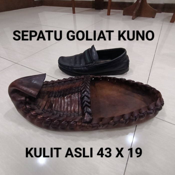 

Farizal - Sepatu Goliat Kuno Kulit Asli