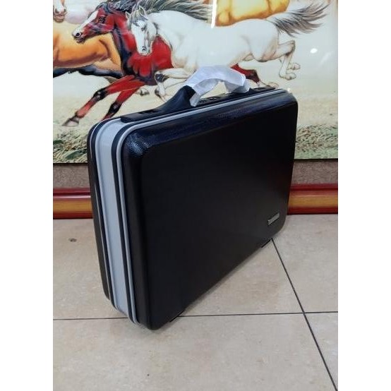 

TAS KOPER MAP DOKUMEN KANTOR FILE PRESIDENT 18 INCI TYPE 3148 HITAM 10