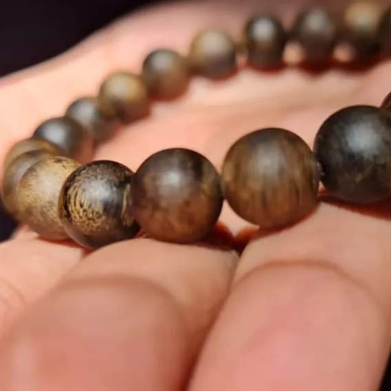 Azzatun - Gelang Gaharu Kalimantan Tenggelam Sink