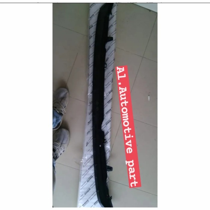 Lidah Bumper Belakang Fortuner Vrz / Cover Bumper Belakang