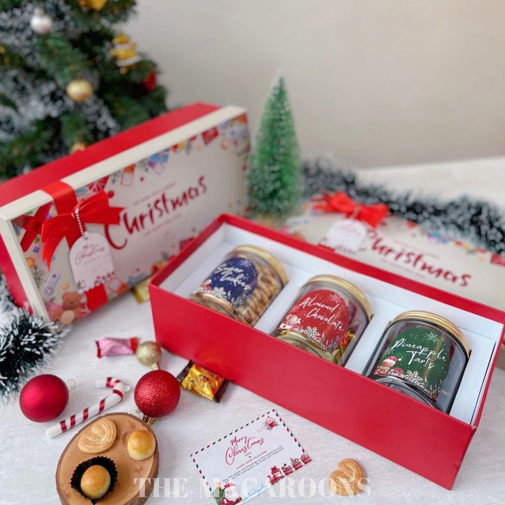 

[Ready Stock] - Christmas Hampers Hardbox Cookies Premium - Hampers Natal Isi Kue dan Coklat Natal - Kado Coklat Natal - Souvenir