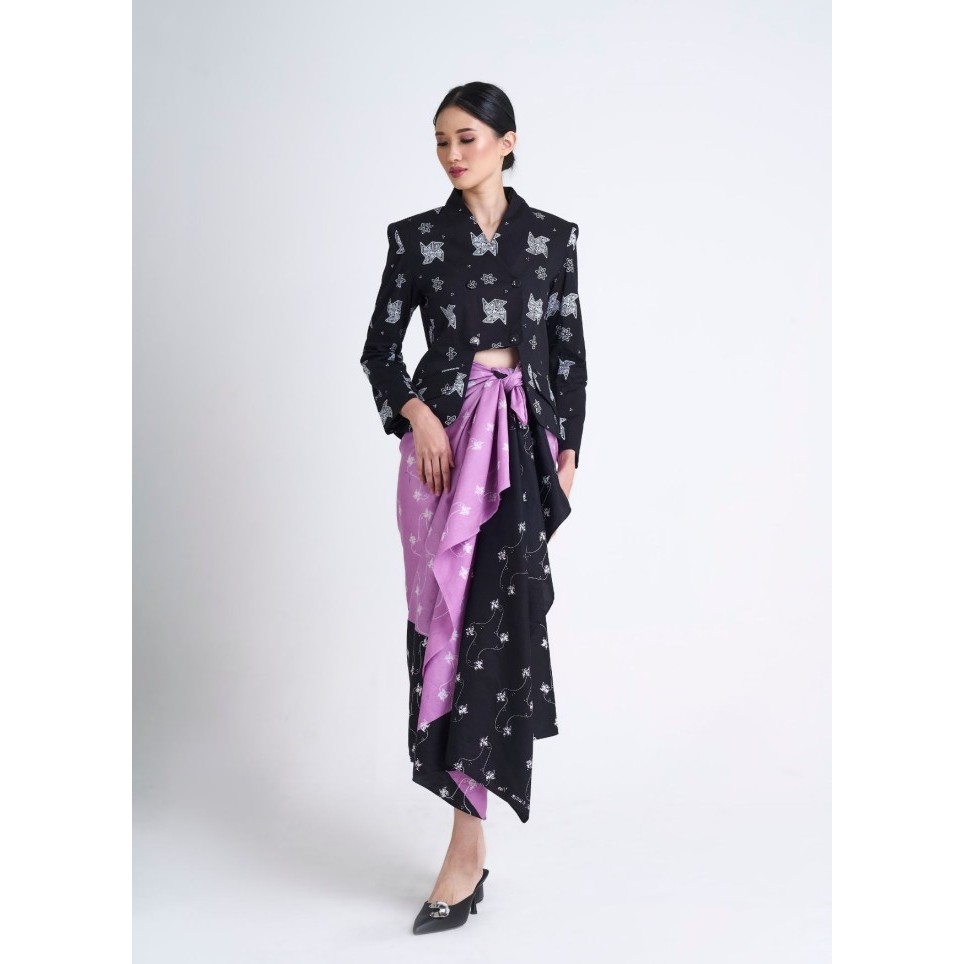 Black Jiwana Batik Blazer - OE x Wilsen Willim
