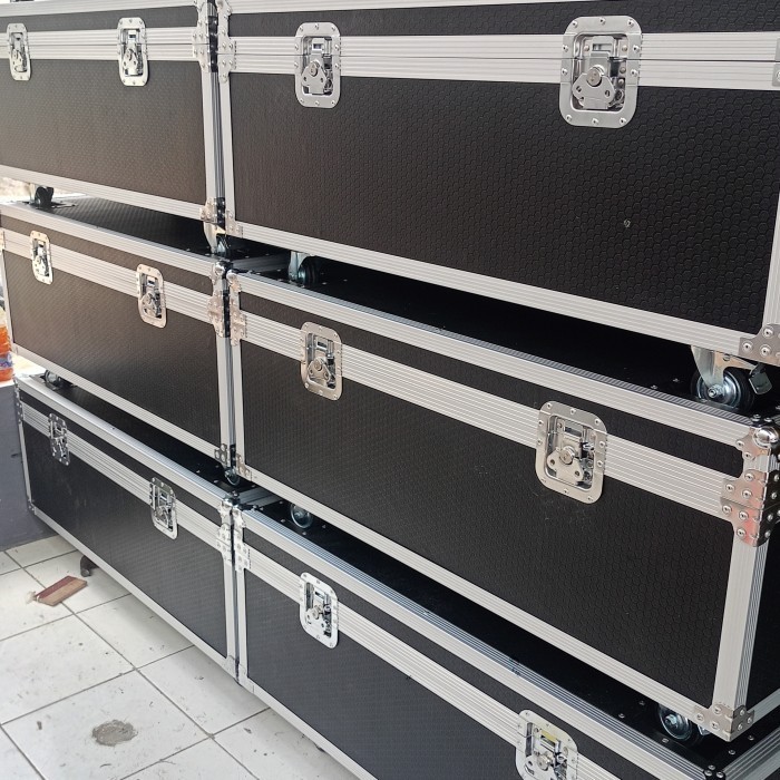 

Box hardcase lampu strobo 1000watt isi 18