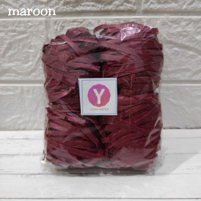 

1 KG-shredded paper/kertas cacah/serut-parcel/hamper/packing-maroon
